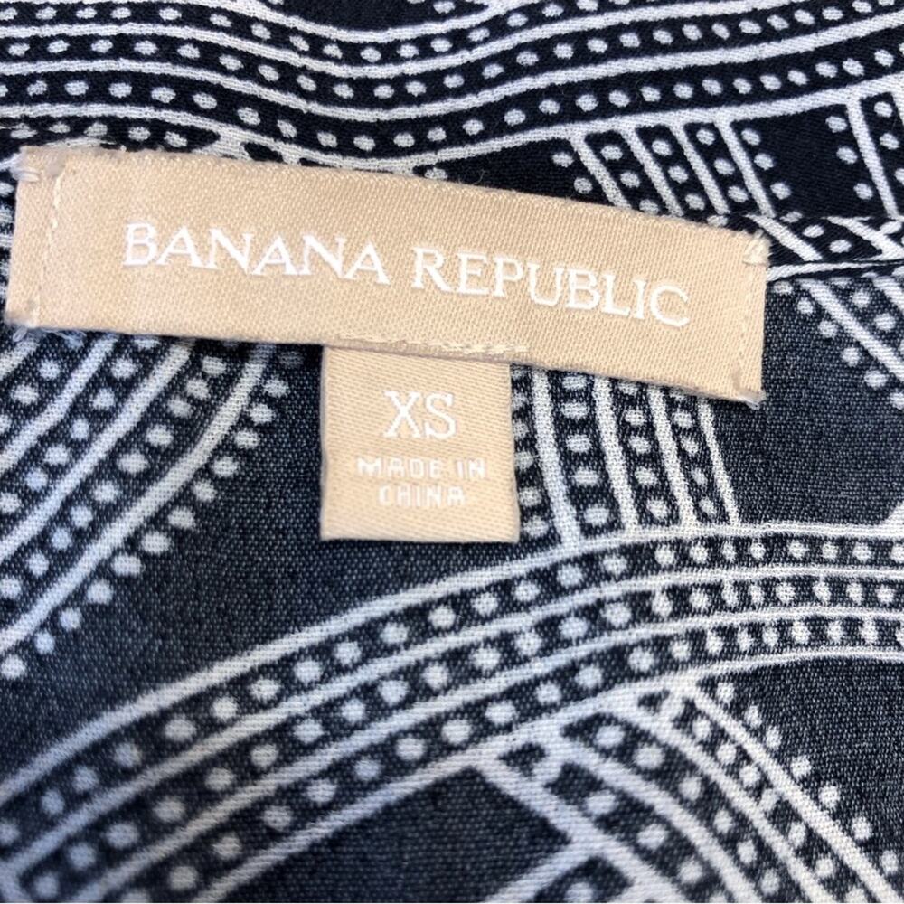 Banana Republic Lightweight Navy White Swirl Print Sleeveless Top Ruffle Front - Picture 12 of 16